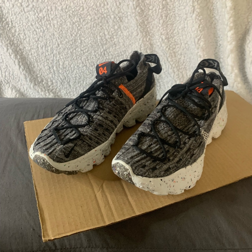 Nike Space Hippie 04